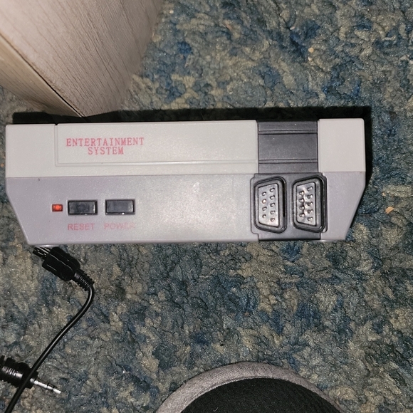 Entertainment system - Picture 2 of 4